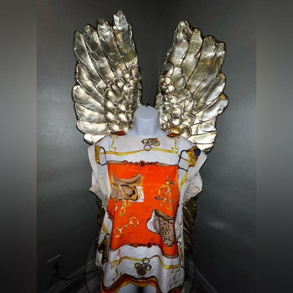 Chic & Elegant Bebe Scarf Print Sleeveless Top - Picture 4 of 12